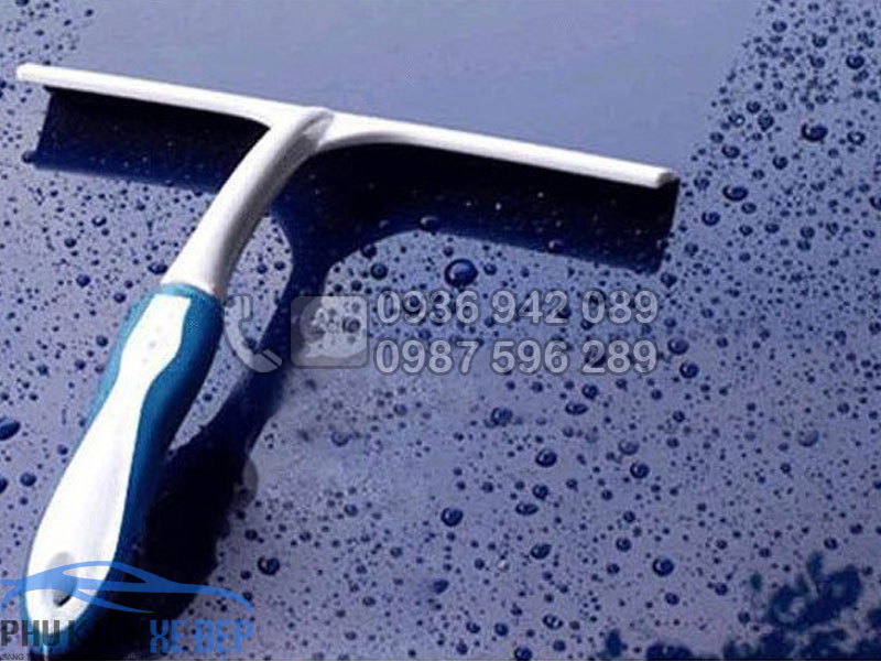 cây gạt nước rửa ô tô