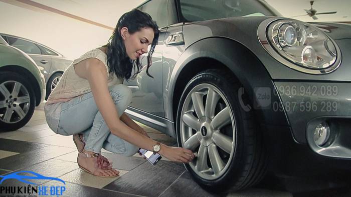 Đồ chơi xe hơi, phụ kiện ô tô, trang trí xe hơi