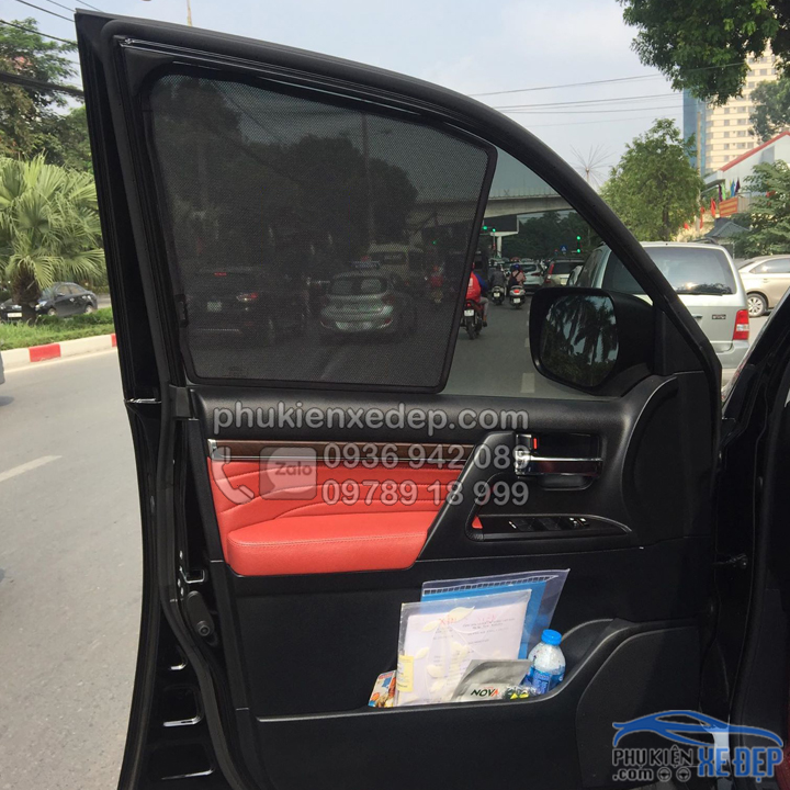 Đồ chơi xe hơi, phụ kiện ô tô, trang trí xe hơi